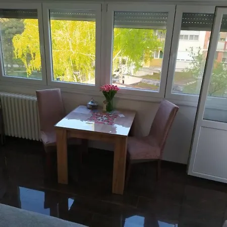 Stefan アパート Pančevo